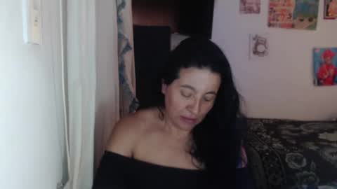 Snapshot of yasmin_love85 chatting on 02/28/25, 06:09 yasmin_love85 online show from 02/28/25, 06:09