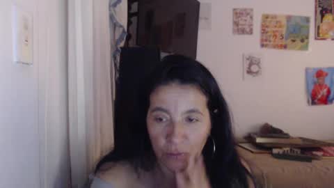 Snapshot of yasmin_love85 chatting on 09/22/25, 04:42 yasmin_love85 online show from 09/22/25, 04:42