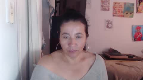 Snapshot of yasmin_love85 chatting on 09/29/25, 02:44 yasmin_love85 online show from 09/29/25, 02:44