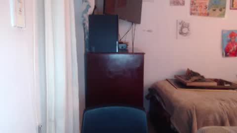 Snapshot of yasmin_love85 chatting on 11/28/25, 02:53 yasmin_love85 online show from 11/28/25, 02:53