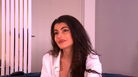 Yasmina  online show from 11/14/25, 04:11