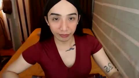 Snapshot of yassiered chatting on 02/14/25, 11:21 yassiered online show from 02/14/25, 11:21