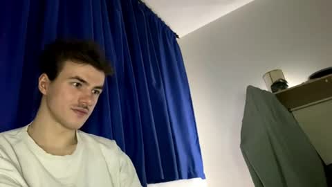 yayay333 online show from 04/21/26, 01:29