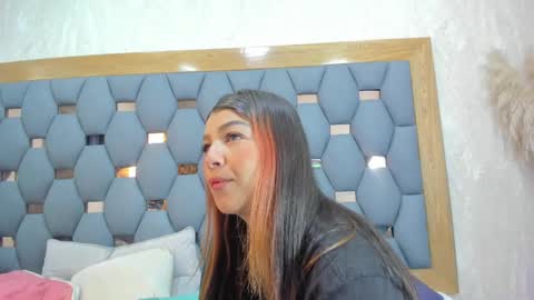 yayi derek  online show from 10/25/25, 11:40