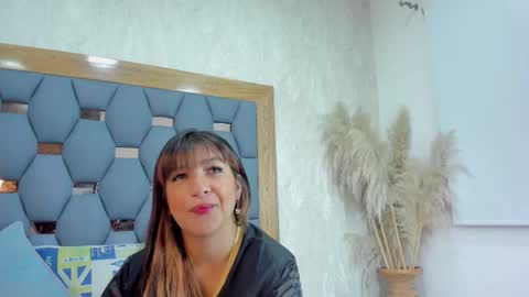 yayi derek  online show from 10/30/25, 11:33