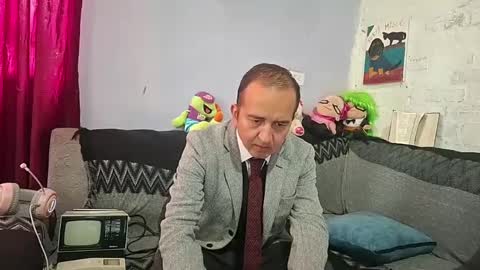 Hazzan online show from 09/12/25, 03:01