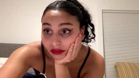 yazzydeleon online show from 11/16/25, 08:53