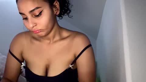 yazzydeleon online show from 11/17/25, 08:31