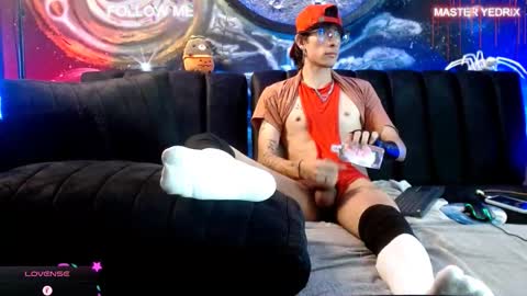 Snapshot of yedrix20 chatting on 11/22/25, 03:16 MASTER YEDRIX online show from 11/22/25, 03:16