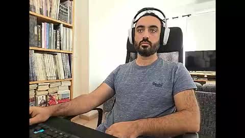 Snapshot of yeeaahoo chatting on 09/09/25, 09:09 yeeaahoo online show from 09/09/25, 09:09