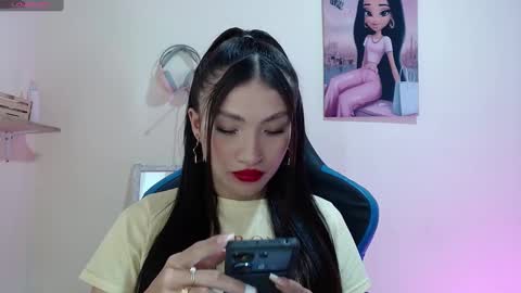 Snapshot of yeibles_hana2 chatting on 12/04/24, 12:08 yeibles_hana2 online show from 12/04/24, 12:08
