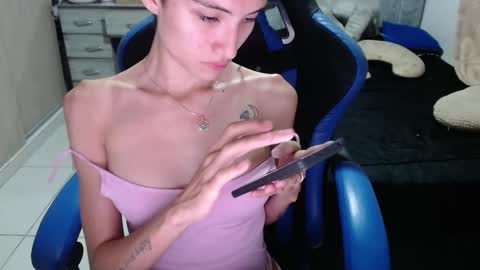 Snapshot of yeibles_hana2 chatting on 10/09/25, 10:30 yeibles_hana2 online show from 10/09/25, 10:30