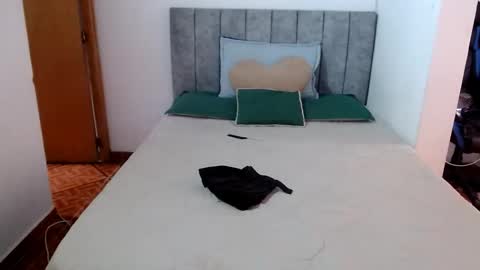 yeibles_hana2 online show from 12/03/25, 07:56