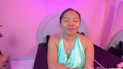 yeika_foxy online show from 04/22/26, 11:23