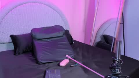 yeika_foxy online show from 04/24/26, 11:12