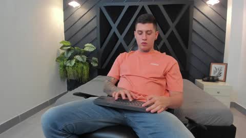 YEIKO ROMERO online show from 12/19/24, 11:25