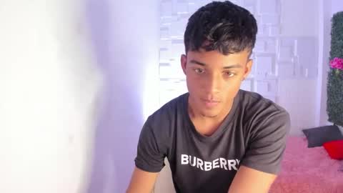 yeison_77 online show from 12/03/24, 01:41