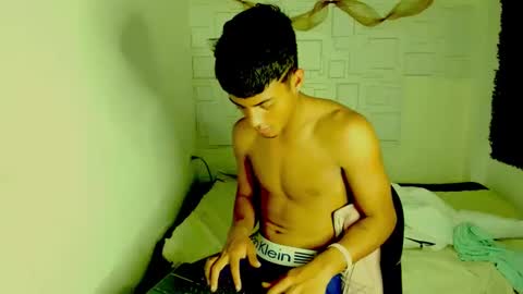 yeison_77 online show from 12/10/24, 07:58