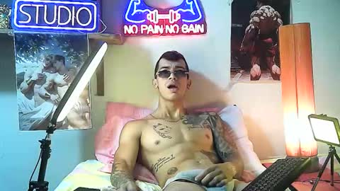 yeisoncastellanos1999 online show from 10/01/25, 06:25