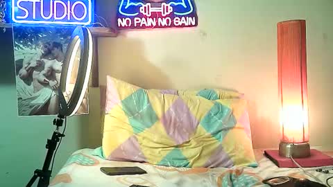 yeisoncastellanos1999 online show from 01/07/26, 11:56