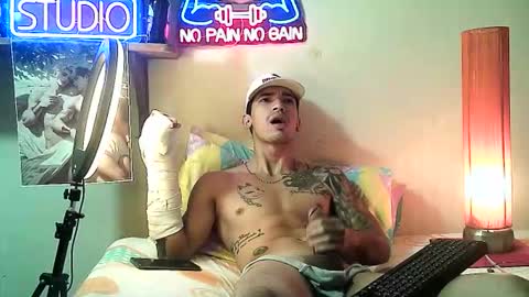 yeisoncastellanos1999 online show from 01/08/26, 12:13