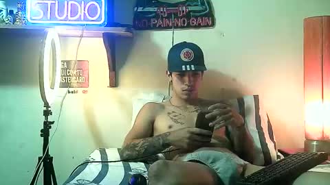 yeisoncastellanos1999 online show from 05/05/26, 06:38