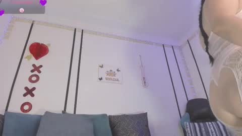 Yelena Owens online show from 03/10/26, 01:54