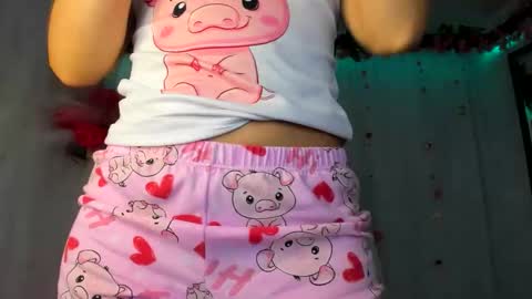 Snapshot of yelina_mh chatting on 11/23/25, 07:57 YELINA online show from 11/23/25, 07:57