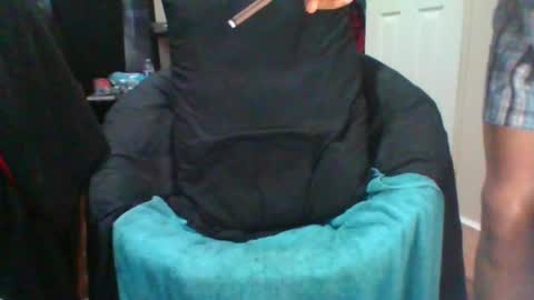 yellaboy31 online show from 02/07/25, 08:10