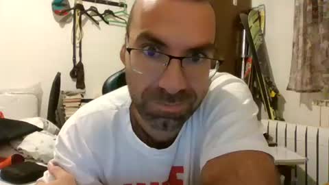 Snapshot of yellow_medickcine chatting on 10/12/25, 11:37 yellow_medickcine online show from 10/12/25, 11:37