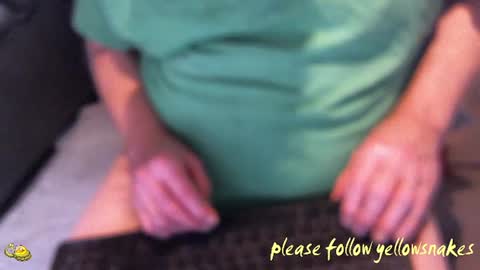 Snapshot of yellowsnakes chatting on 01/09/26, 05:26 . y e l l o w s n a k e s . online show from 01/09/26, 05:26