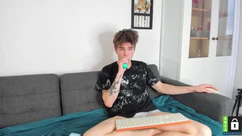 Yen online show from 11/08/25, 10:04