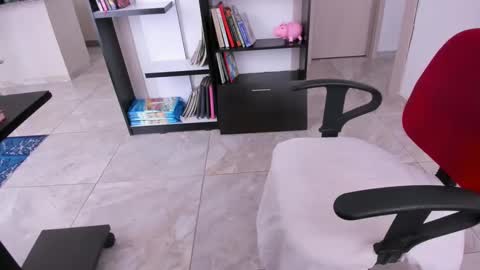 yenlo01 online show from 09/08/25, 08:19