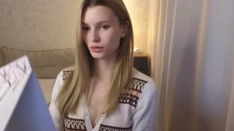 Snapshot of yennaone chatting on 05/11/26, 02:56 Yenna online show from 05/11/26, 02:56