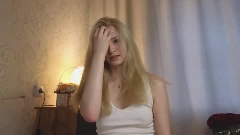 Snapshot of yennaone chatting on 05/26/26, 03:30 Yenna online show from 05/26/26, 03:30