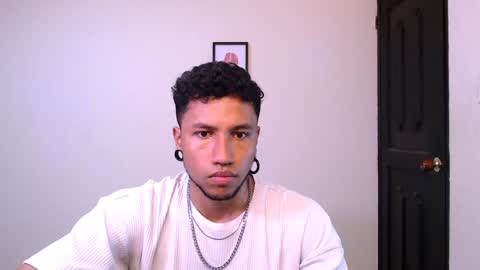 Yeff ind. model  online show from 12/17/24, 04:34