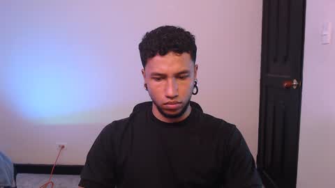 Yeff ind. model  online show from 01/08/25, 09:23