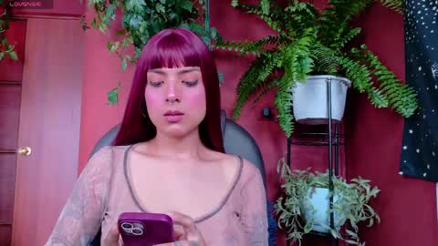 yeriawaddell  online show from 04/10/26, 08:24