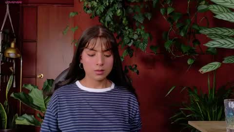 yeriawaddell  online show from 06/02/26, 10:23