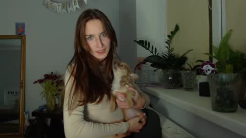 Snapshot of yes_to_heaven chatting on 02/23/25, 10:20 Zoe online show from 02/23/25, 10:20