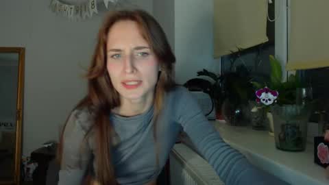 Snapshot of yes_to_heaven chatting on 02/28/25, 09:23 Zoe online show from 02/28/25, 09:23