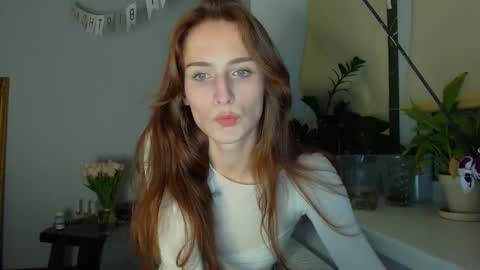 Snapshot of yes_to_heaven chatting on 03/12/25, 09:35 Zoe online show from 03/12/25, 09:35