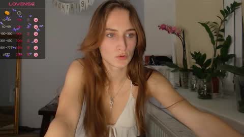 Snapshot of yes_to_heaven chatting on 10/23/25, 08:40 Zoe online show from 10/23/25, 08:40