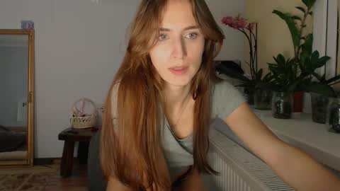 Snapshot of yes_to_heaven chatting on 11/08/25, 09:35 Zoe online show from 11/08/25, 09:35