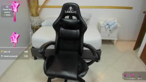 Snapshot of yesenia25_ chatting on 01/23/25, 12:57 yesenia online show from 01/23/25, 12:57