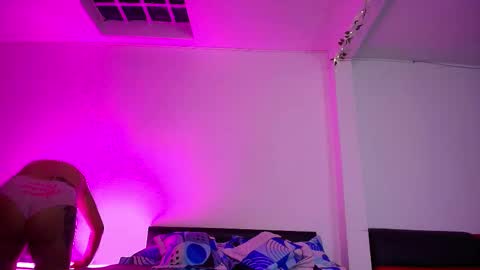 yesie_hot2 online show from 03/08/26, 01:14