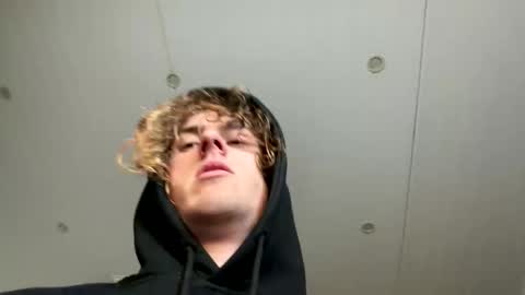 yesnewcsgo online show from 06/09/26, 01:34