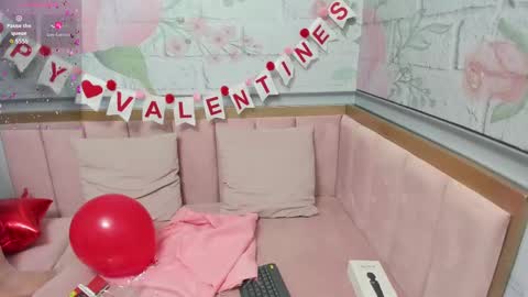 Snapshot of yess__daddy chatting on 02/14/25, 10:17 yess__daddy online show from 02/14/25, 10:17