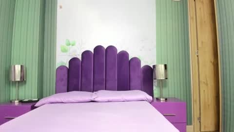 Snapshot of yess__daddy chatting on 02/21/25, 10:17 yess__daddy online show from 02/21/25, 10:17