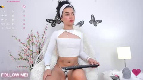 Snapshot of yess__daddyy chatting on 11/28/25, 04:20 YAMPOOL online show from 11/28/25, 04:20